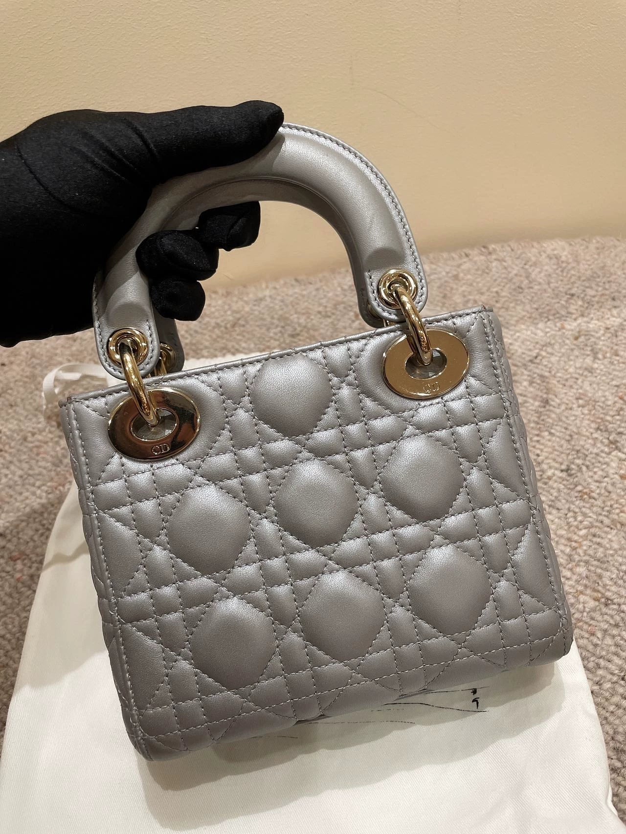 150626-bag-9 Dior three-panel pearlescent gray