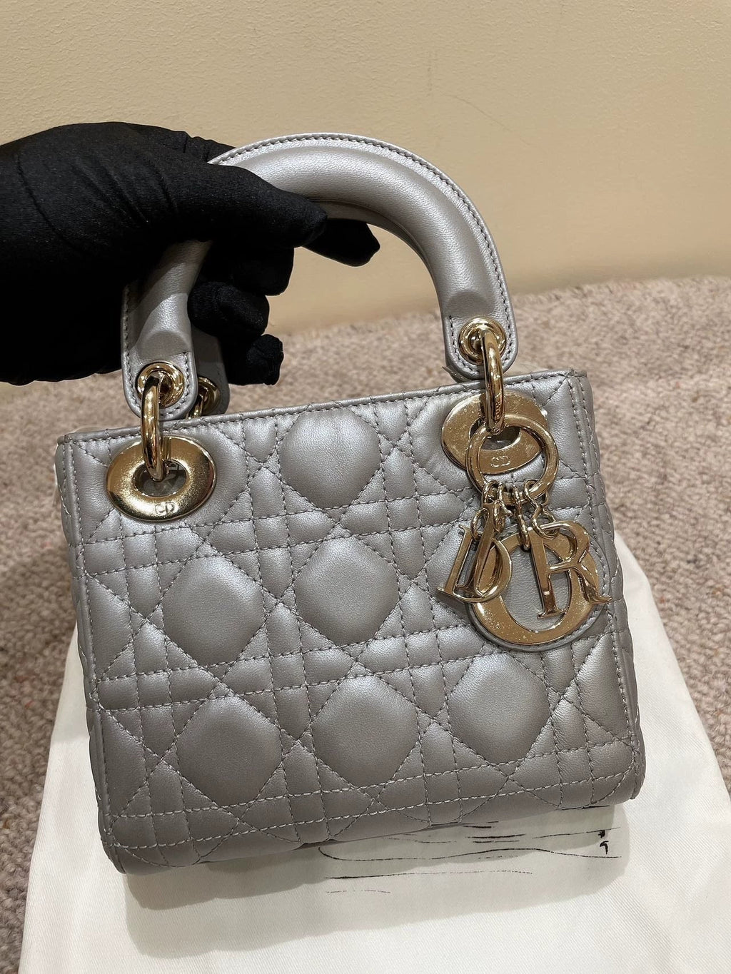 150626-bag-9 Dior three-panel pearlescent gray