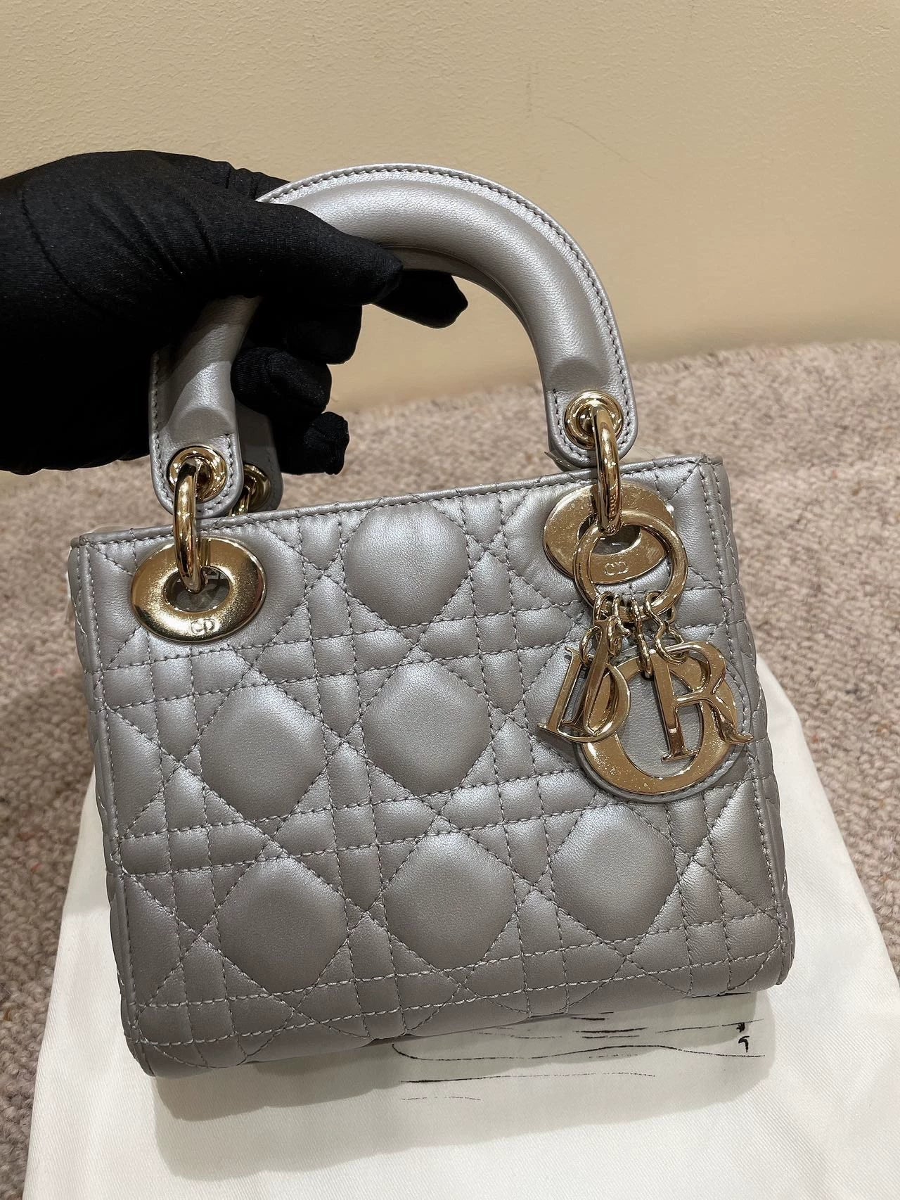 150626-bag-9 Dior three-panel pearlescent gray
